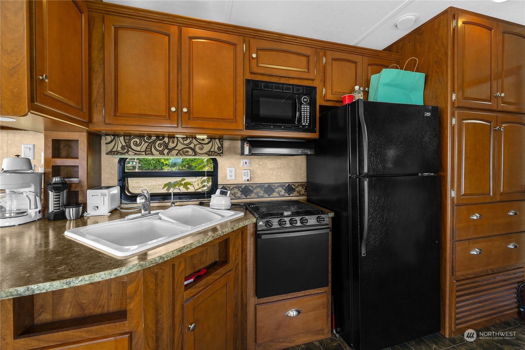5093 Guemes Island Road Anacortes, WA 98221 - Photo 19 of 35 Gallery Image 19
