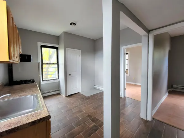 $1,900 | 423 2nd Street, Unit 3, Jersey City, NJ 07302