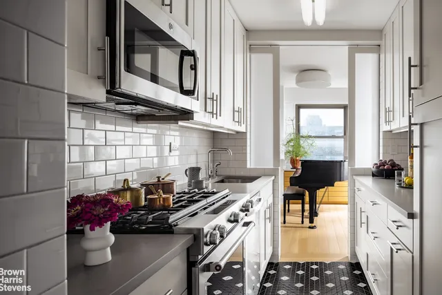 $1,200,000 | 160 West End Avenue, Unit 24N | Upper West Side