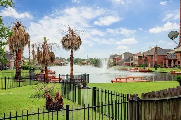 $2,800 | 10147 Lazy Lagoon, Houston, TX 77065