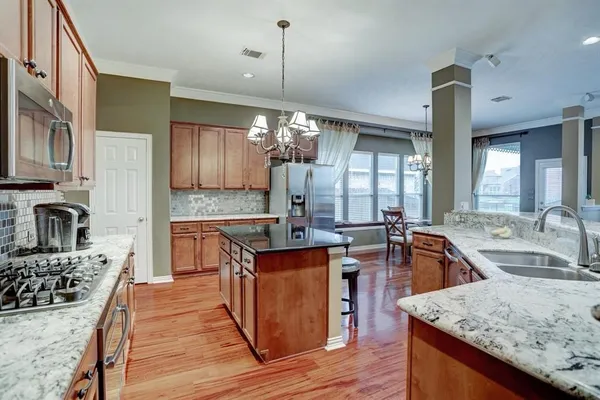 $2,800 | 10147 Lazy Lagoon, Houston, TX 77065