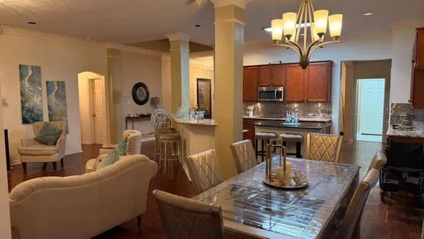 $2,800 | 10147 Lazy Lagoon, Houston, TX 77065