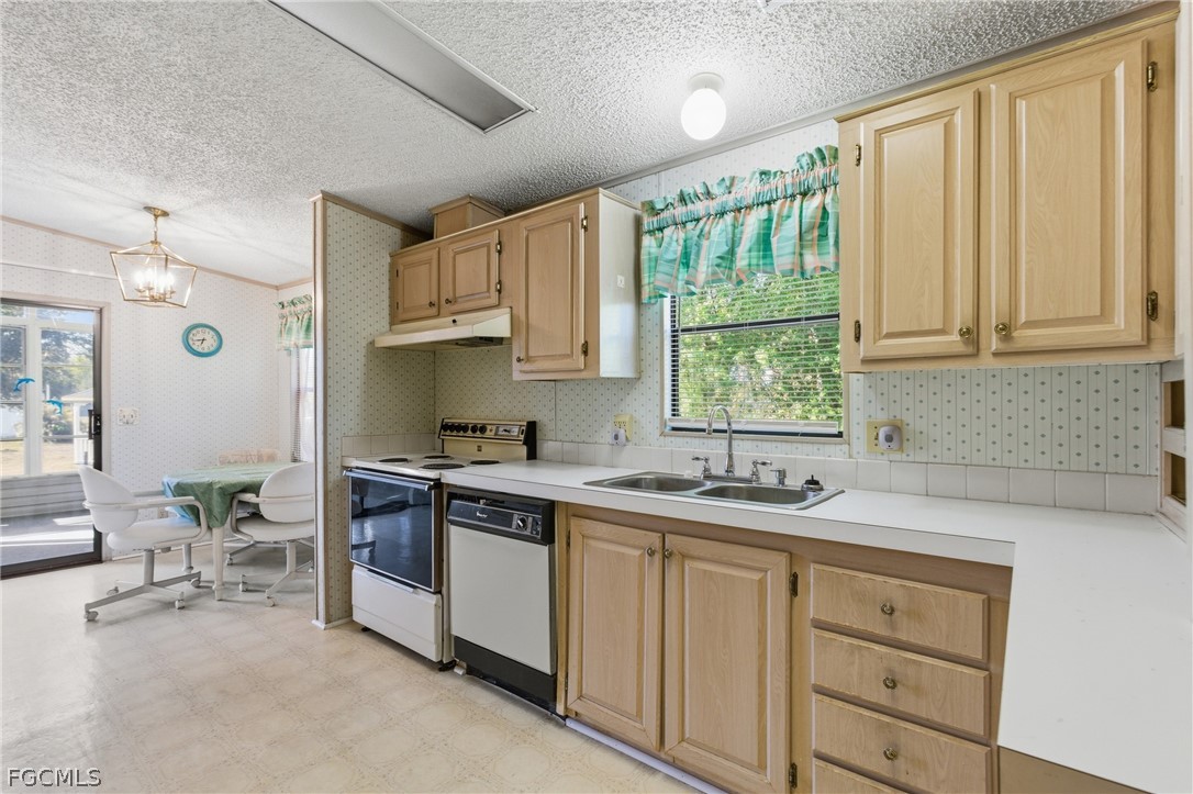 11250 Stringfellow Road Bokeelia, FL 33922 - Photo 16 of 40 Gallery Image 16