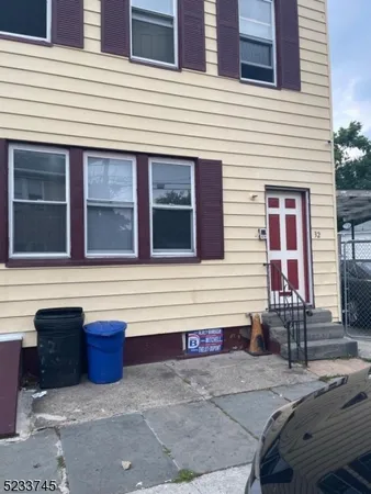 $1,950 | 32 Rosehill Place, Irvington, NJ 07111