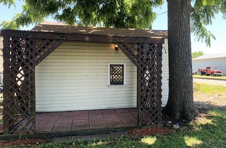 249 North 7th Street Decatur, IN 46733 - Photo 2 of 19