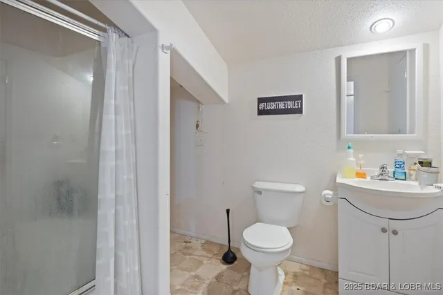 $375,000 | 228 River Canyon Road, Macks Creek, MO 65786