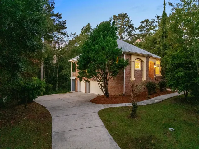 $999,900 | 8846 Glen Abby Drive, Tallahassee, FL 32312