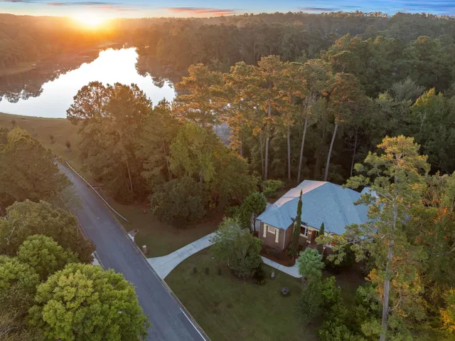 $999,900 | 8846 Glen Abby Drive, Tallahassee, FL 32312