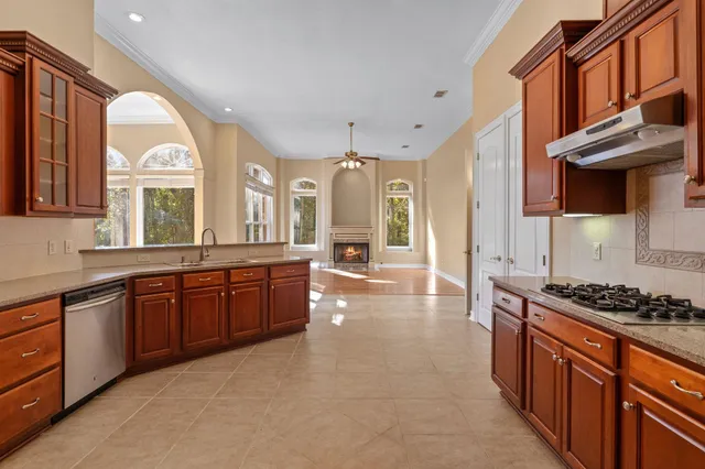 $999,900 | 8846 Glen Abby Drive, Tallahassee, FL 32312