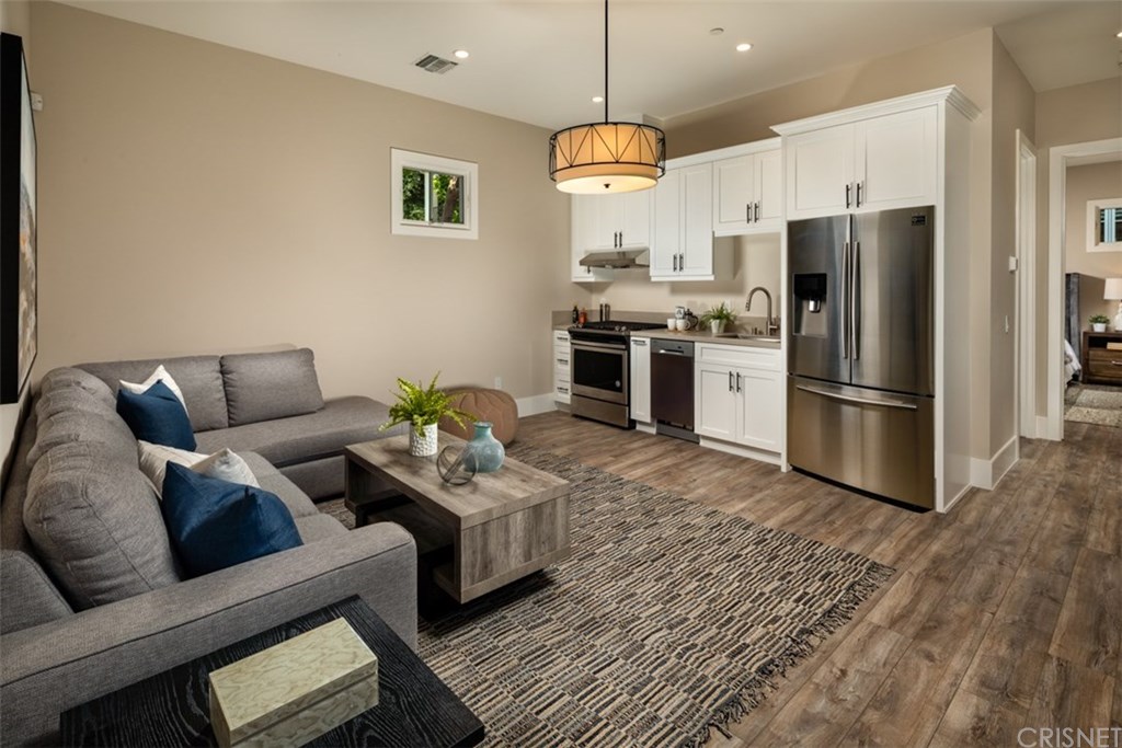 458 Woodward Boulevard Pasadena, CA 91107 - Photo 29 of 33