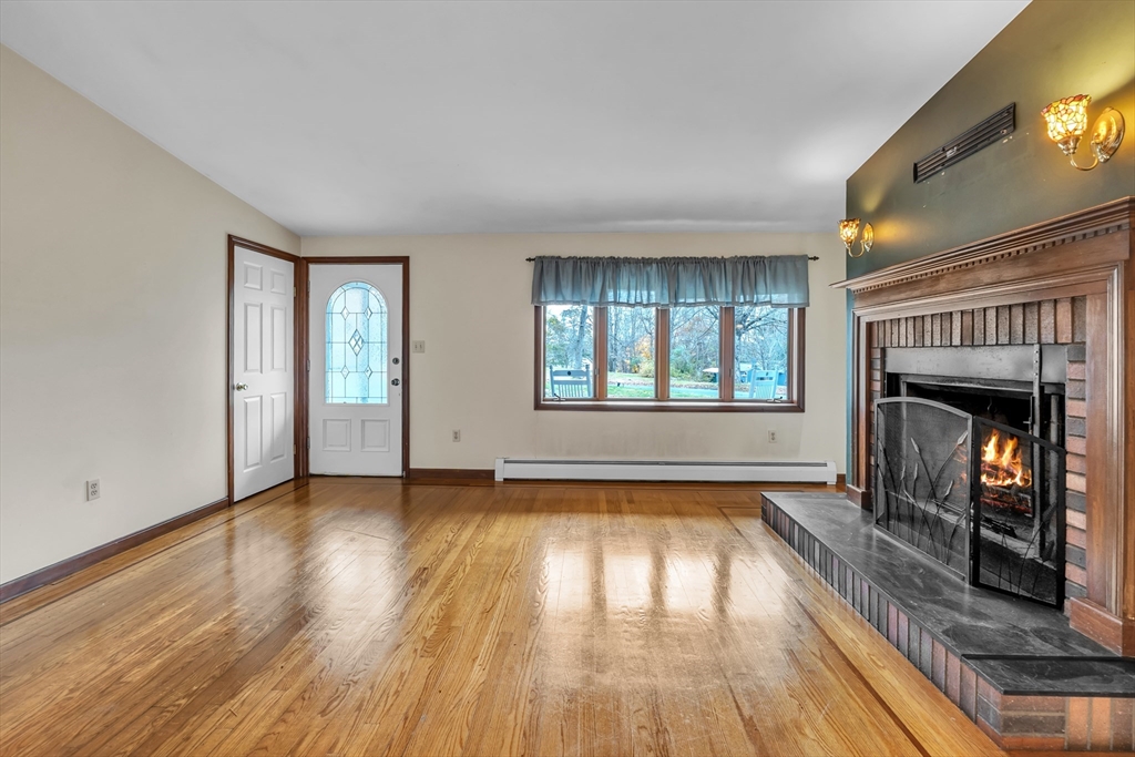 7 Hisgen Road Holland, MA 01521 - Photo 4 of 40 Gallery Image 4