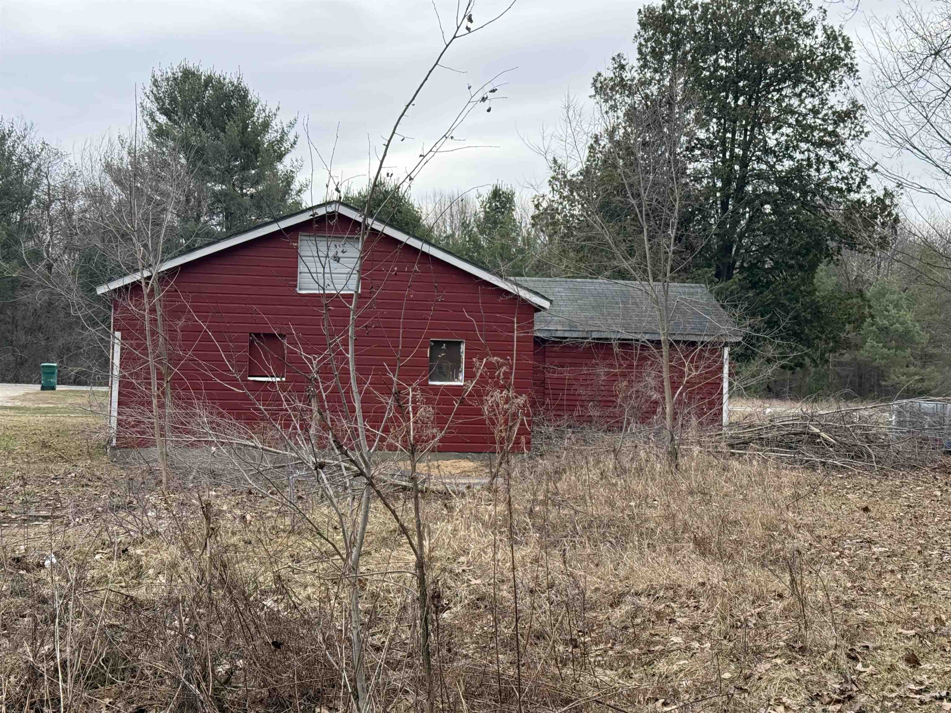 9886 South Brinton Road Blanchard, MI 49310 - Photo 6 of 14