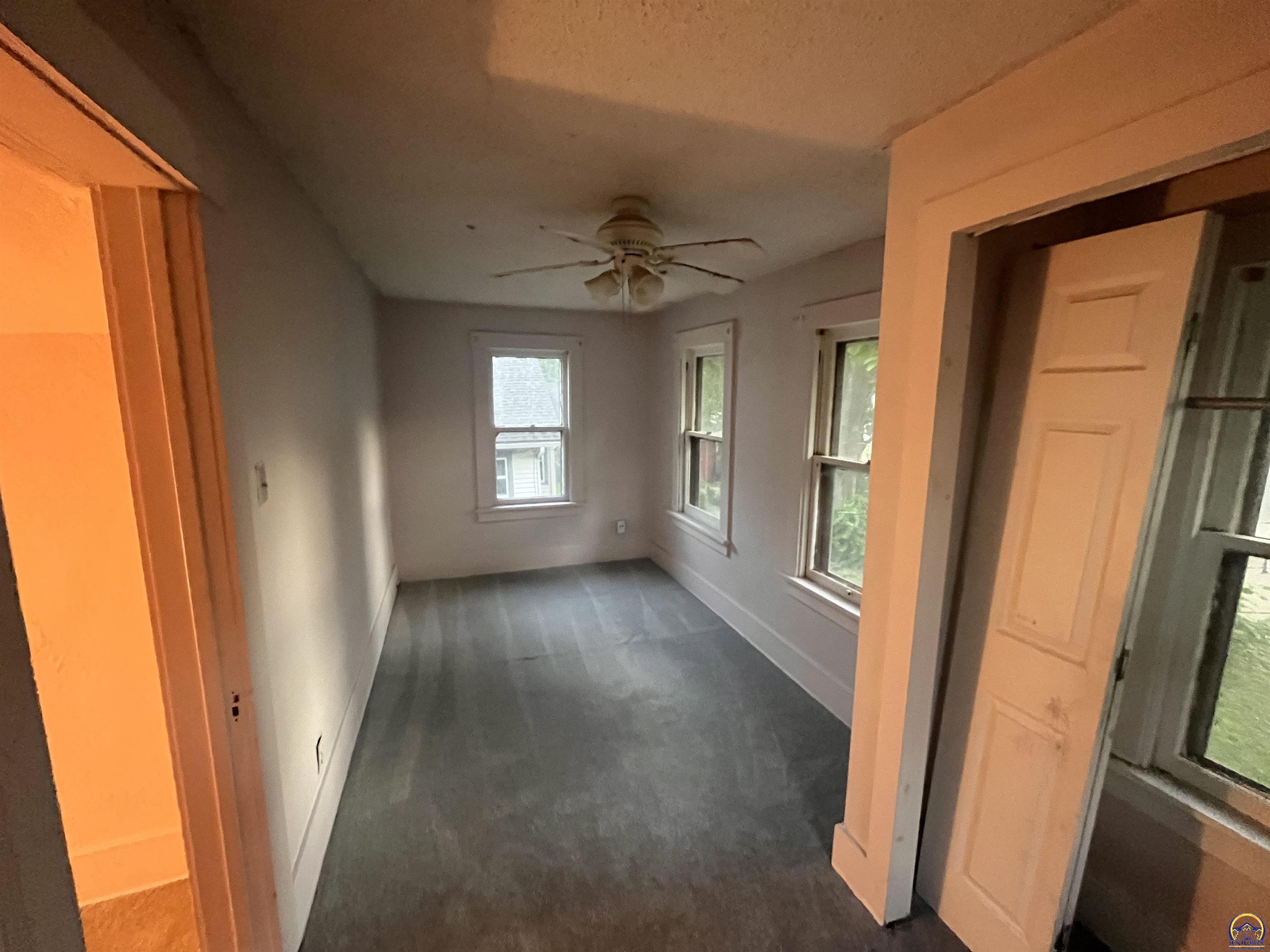1167 Southwest Wayne Avenue Topeka, KS 66604 - Photo 14 of 19
