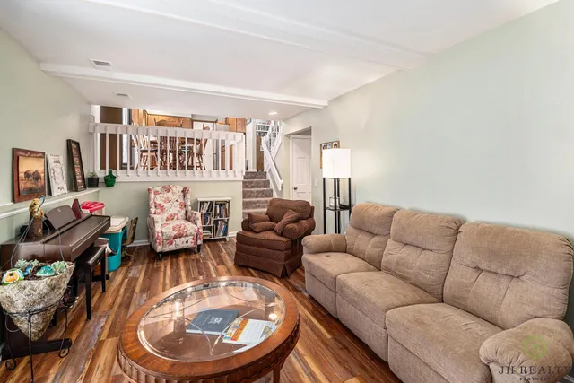 $399,000 | 446 Adaway Avenue Southeast, Ada, MI 49301