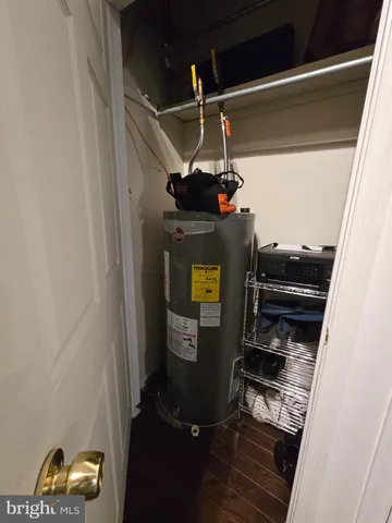 $2,500 | 1304 Walnut Street, Unit 2, Philadelphia, PA 19107