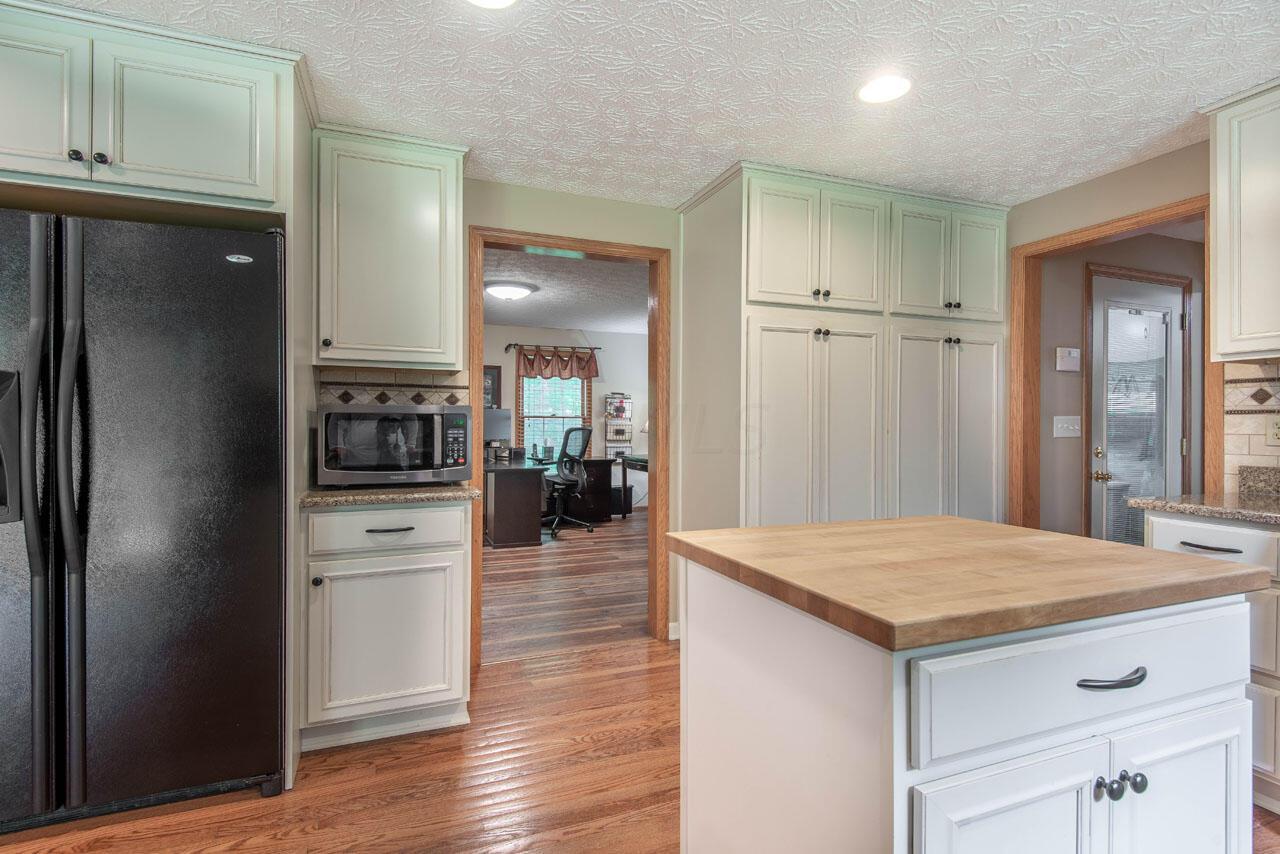 14220 Duncan Run Road Galena, OH 43021 - Photo 22 of 66 Custom Build-ins