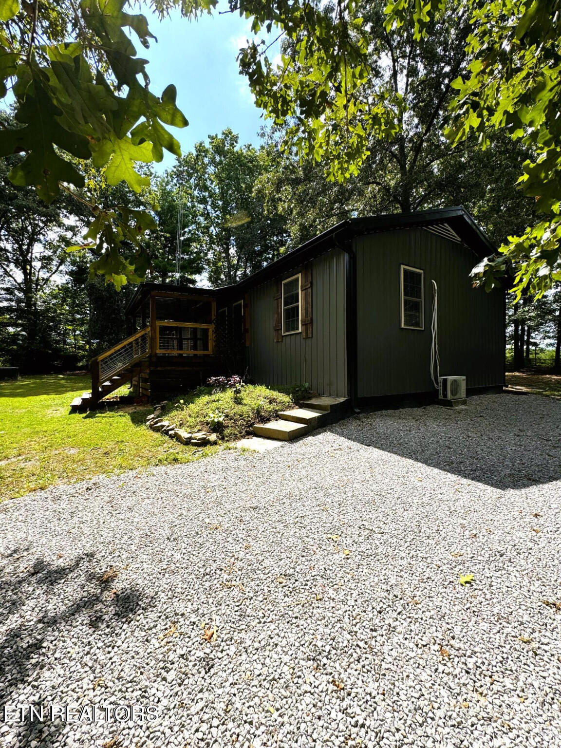 1435 Twin Bridge Road Deer Lodge, TN 37726 - Photo 4 of 29 4) 50874-67323e451012a