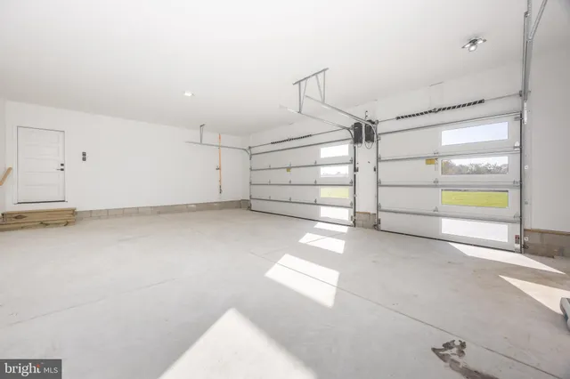 $2,995 | 5692 King Stuart Drive, Salisbury, MD 21801