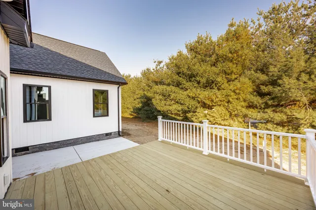 $2,995 | 5692 King Stuart Drive, Salisbury, MD 21801