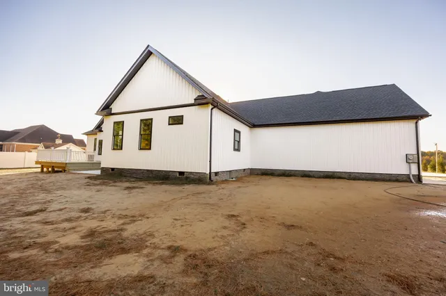 $2,995 | 5692 King Stuart Drive, Salisbury, MD 21801