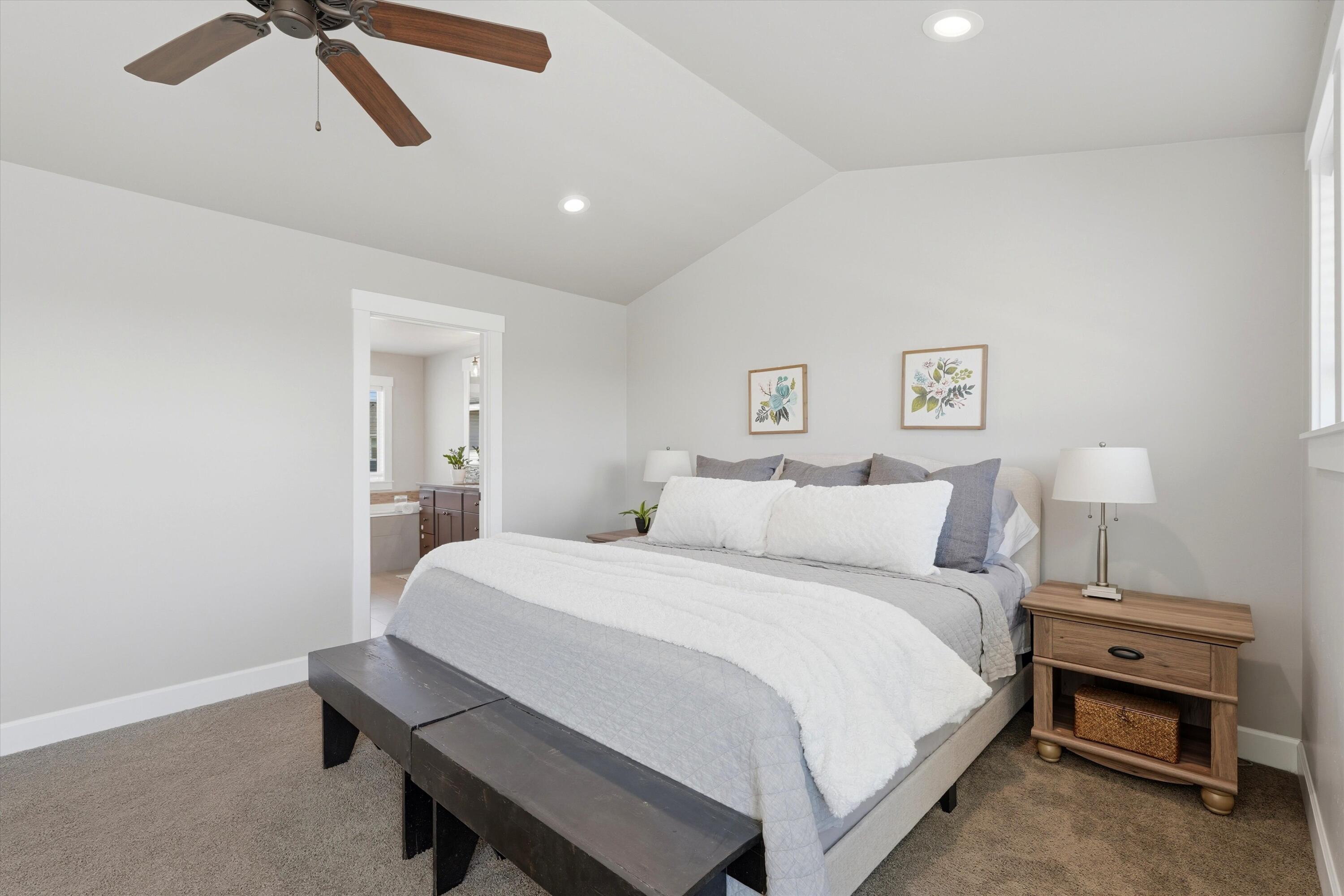 748 Northwest 27th Street Redmond, OR 97756 - Photo 21 of 41 Primary Bedroom