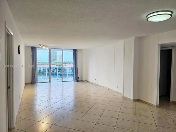 $2,900 | 3800 South Ocean Drive, Unit 611, Hollywood, FL 33019