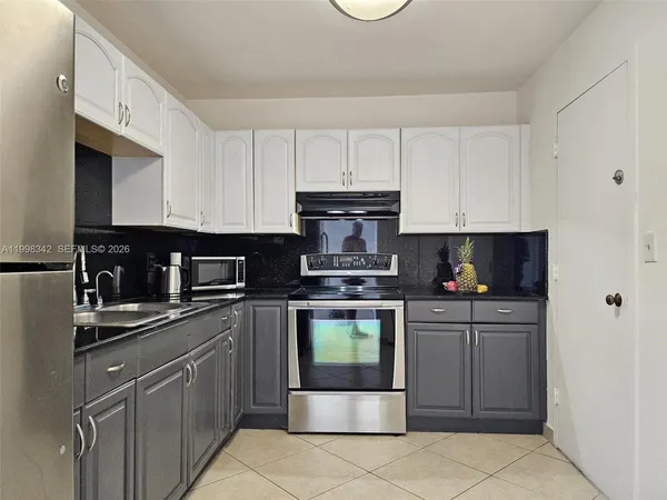 $2,900 | 3800 South Ocean Drive, Unit 611, Hollywood, FL 33019