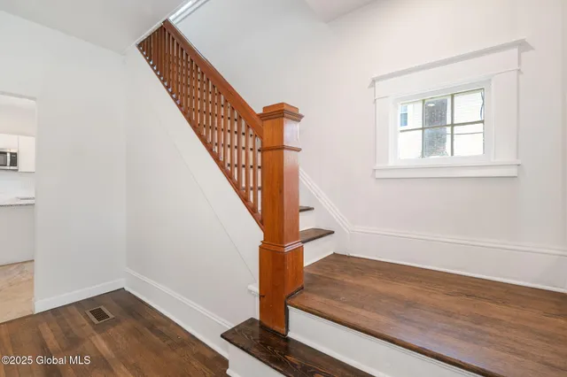 $339,900 | 10 Lincoln Avenue, Bethlehem, NY 12054