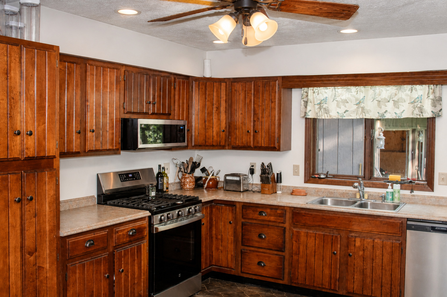 464 Carlock Road Carlock, IL 61725 - Photo 6 of 25