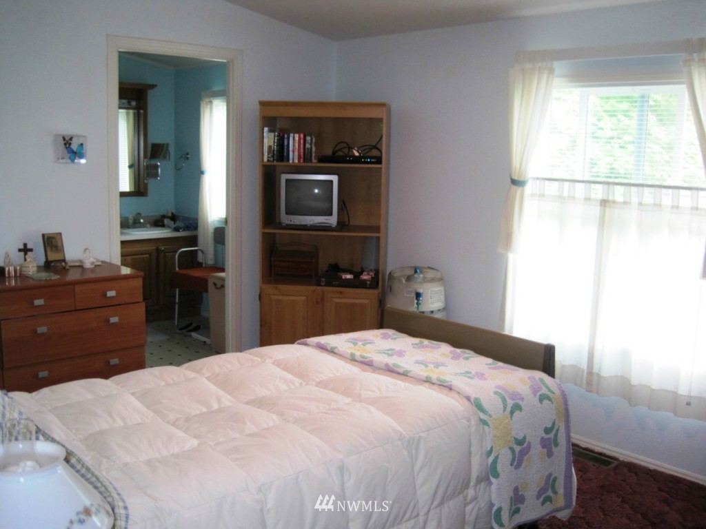 323 Port Hadlock Heights Road Port Hadlock, WA 98339 - Photo 10 of 15