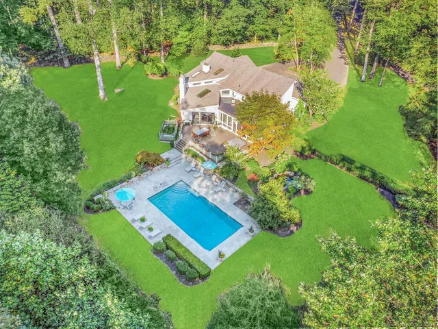 $2,785,000 | 6 Nutcracker Lane, Westport, CT 06880