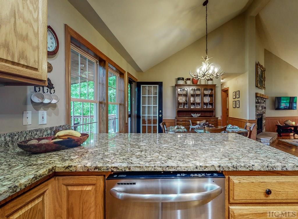 664 View Point Road Highlands, NC 28741 - Photo 13 of 30 Gallery Image 13