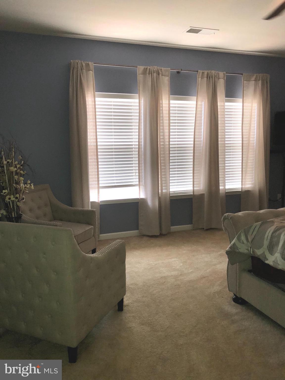 6904 Wade Avenue Clinton, MD 20735 - Photo 8 of 23 Sitting area in Bedroom (Master)