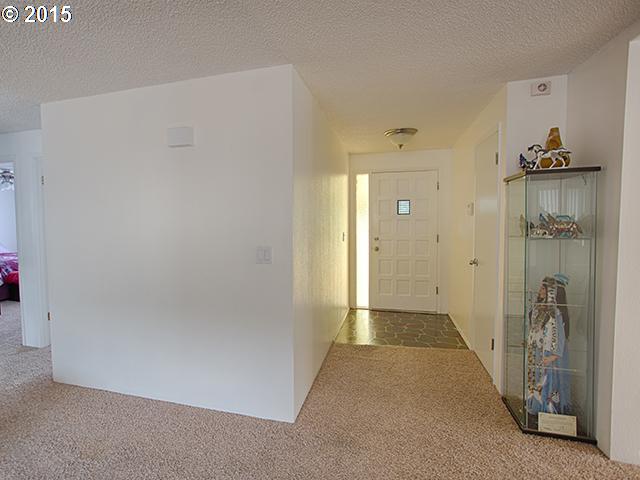19340 Southwest Murphy Street Aloha, OR 97078 - Photo 2 of 16 Gallery Image 2