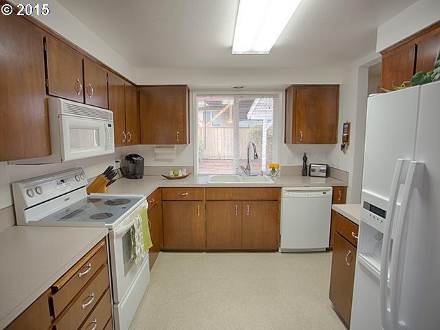 19340 Southwest Murphy Street Aloha, OR 97078 - Photo 5 of 16 Gallery Image 5