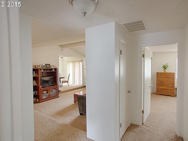 19340 Southwest Murphy Street Aloha, OR 97078 - Photo 8 of 16 Gallery Image 8
