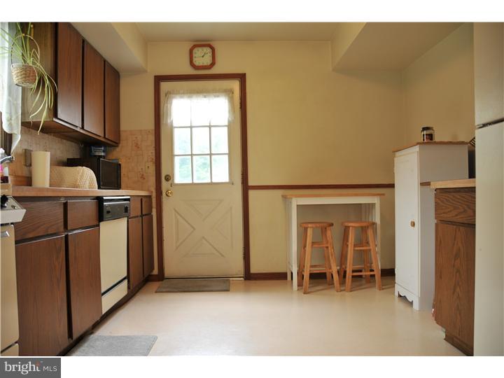 632 Schwab Road Hatfield, PA 19440 - Photo 5 of 25 Kitchen