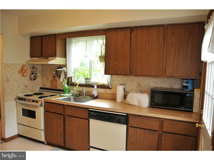 632 Schwab Road Hatfield, PA 19440 - Photo 6 of 25 Kitchen