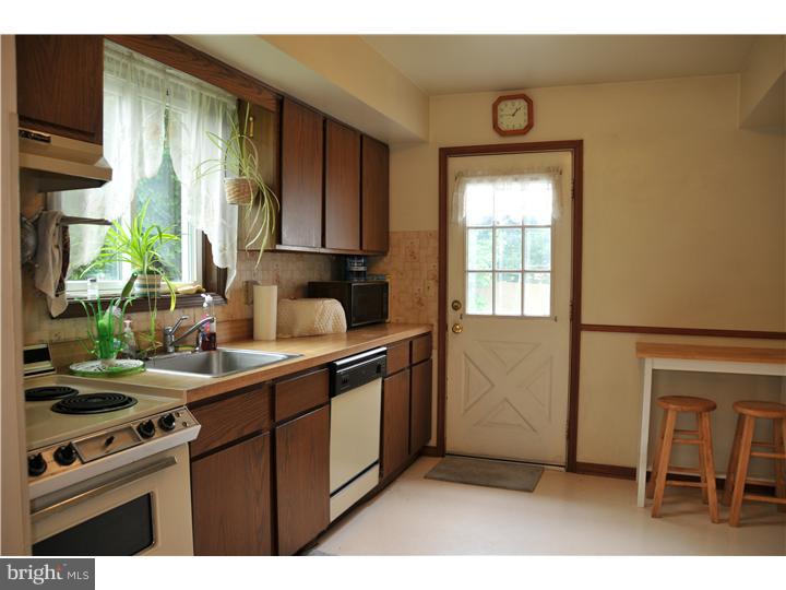 632 Schwab Road Hatfield, PA 19440 - Photo 7 of 25 Kitchen