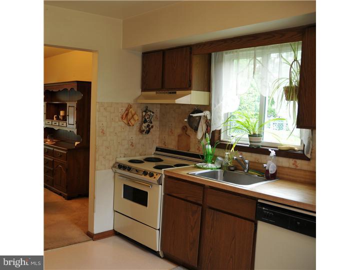 632 Schwab Road Hatfield, PA 19440 - Photo 10 of 25 Kitchen