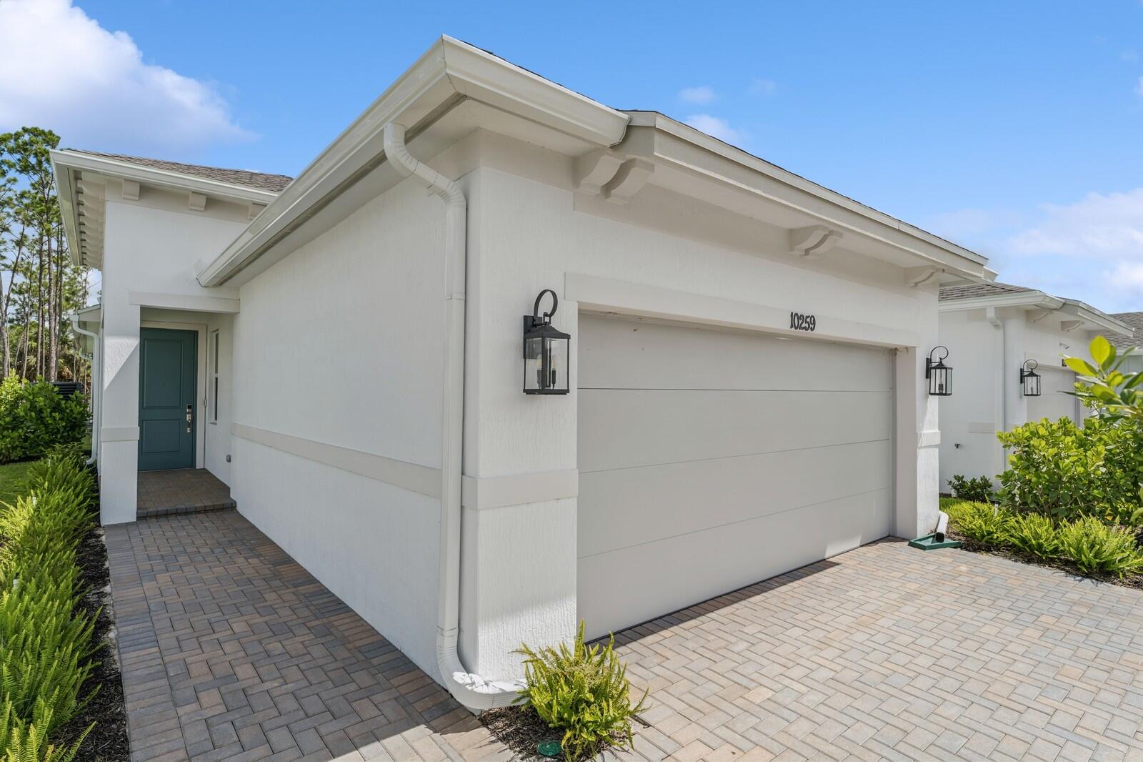10259 Dreamweaver Road, Unit 31 Port St. Lucie, FL 34987 - Photo 4 of 45 Classic Look Home
