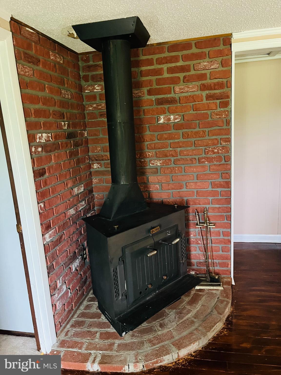 9806 Brock Road Spotsylvania, VA 22553 - Photo 11 of 15 Wood Stove