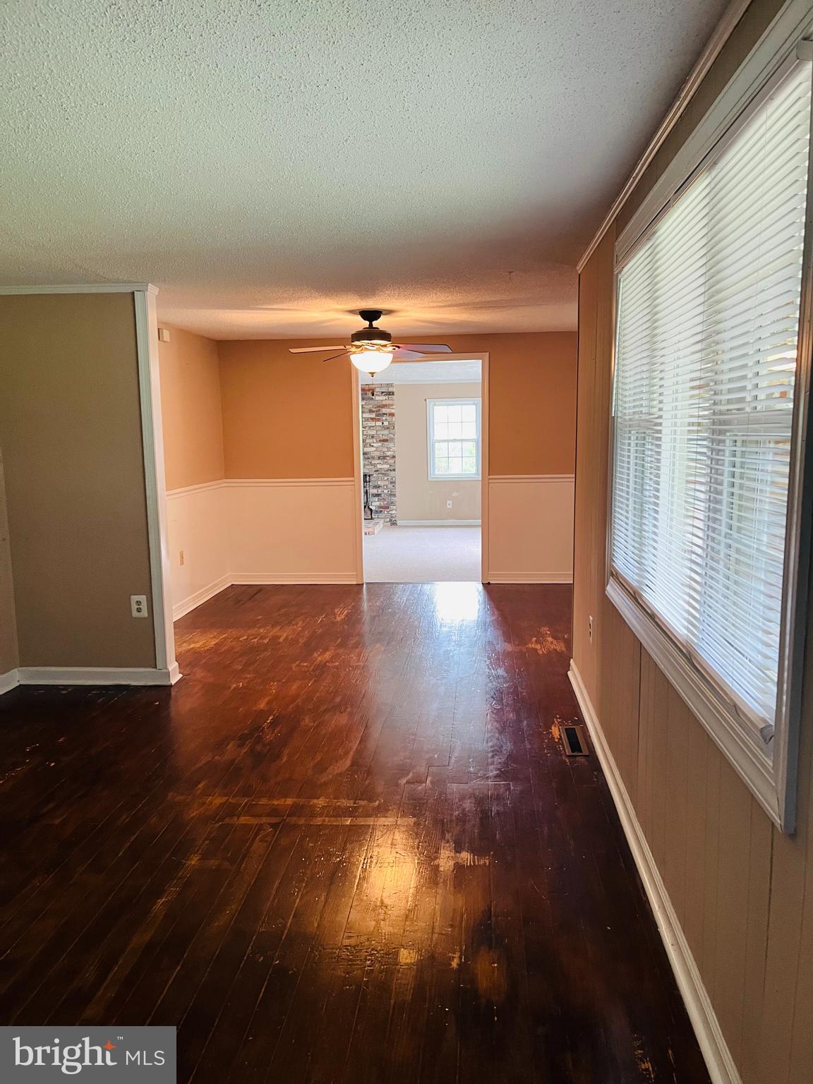 9806 Brock Road Spotsylvania, VA 22553 - Photo 12 of 15 Living Room