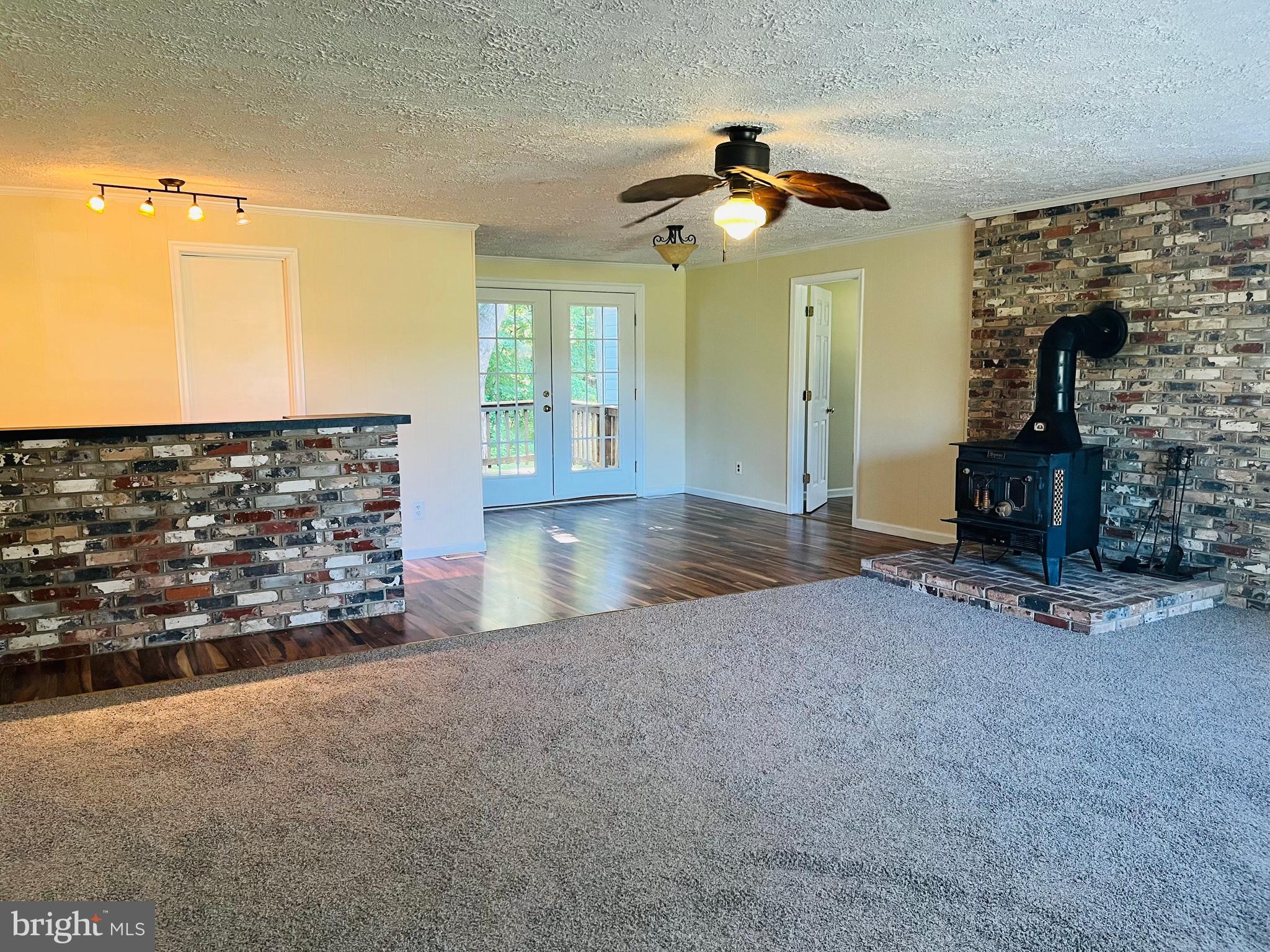 9806 Brock Road Spotsylvania, VA 22553 - Photo 2 of 15 Family Room