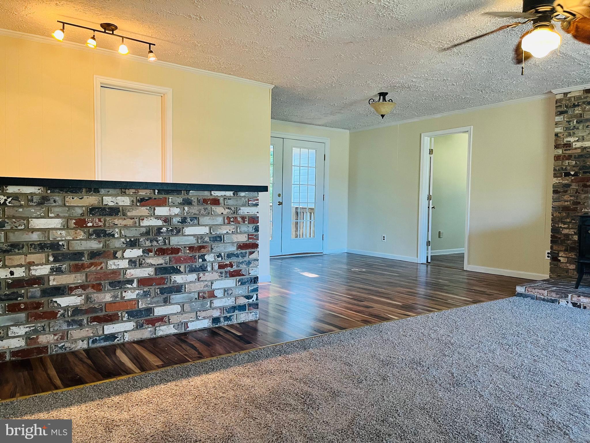 9806 Brock Road Spotsylvania, VA 22553 - Photo 3 of 15 Family Room