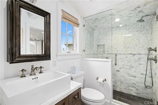 $3,295,000 | 718 Poinsettia Avenue, Corona del Mar, CA 92625