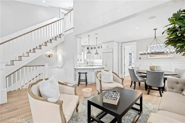 $3,295,000 | 718 Poinsettia Avenue, Corona del Mar, CA 92625