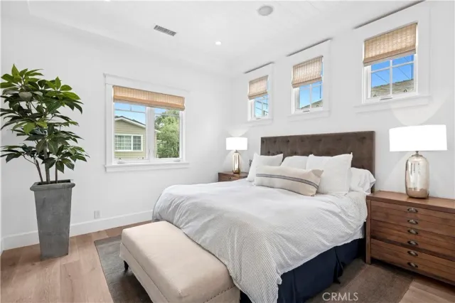 $3,295,000 | 718 Poinsettia Avenue, Corona del Mar, CA 92625