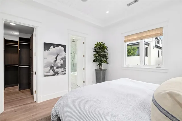 $3,295,000 | 718 Poinsettia Avenue, Corona del Mar, CA 92625