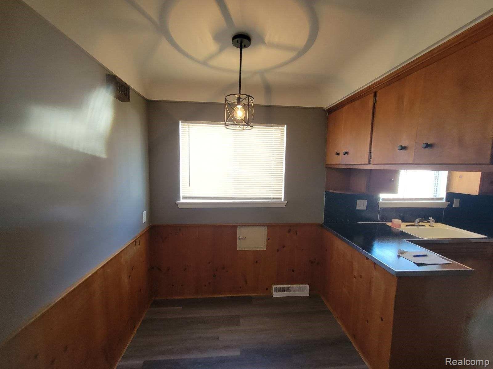 24710 Kelly Road Eastpointe, MI 48021 - Photo 3 of 12 Gallery Image 3